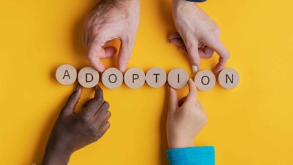 Ein Kind adoptieren: Wie das geht und was ihr wissen müsst
