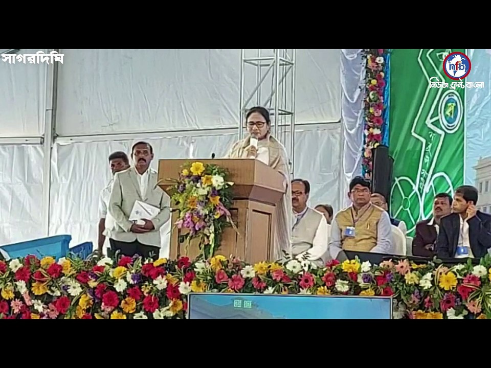 মুর্শিদাবাদে মুখ্যমন্ত্রী, রাজ্য সভাস্থল থেকে সরকারের কাজের খতিয়ান তুলে ধরলেন