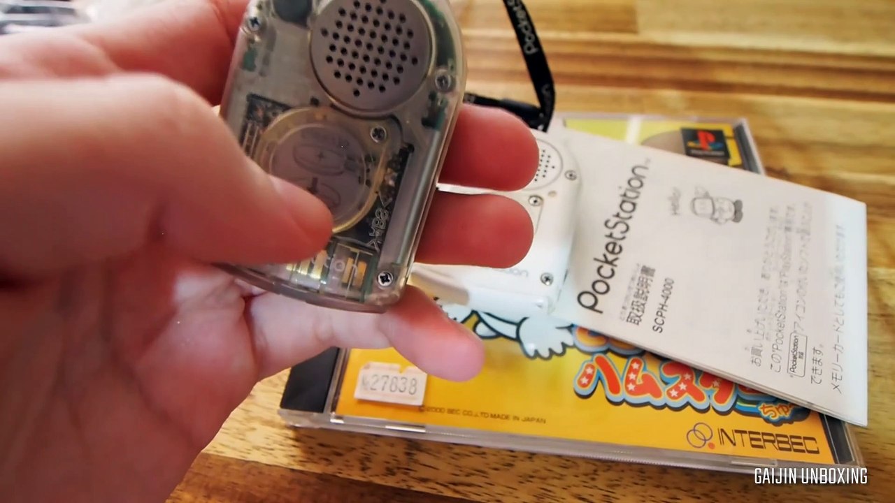 Opening A Sony PocketStation and Game (Dokodemo Hamster 2)