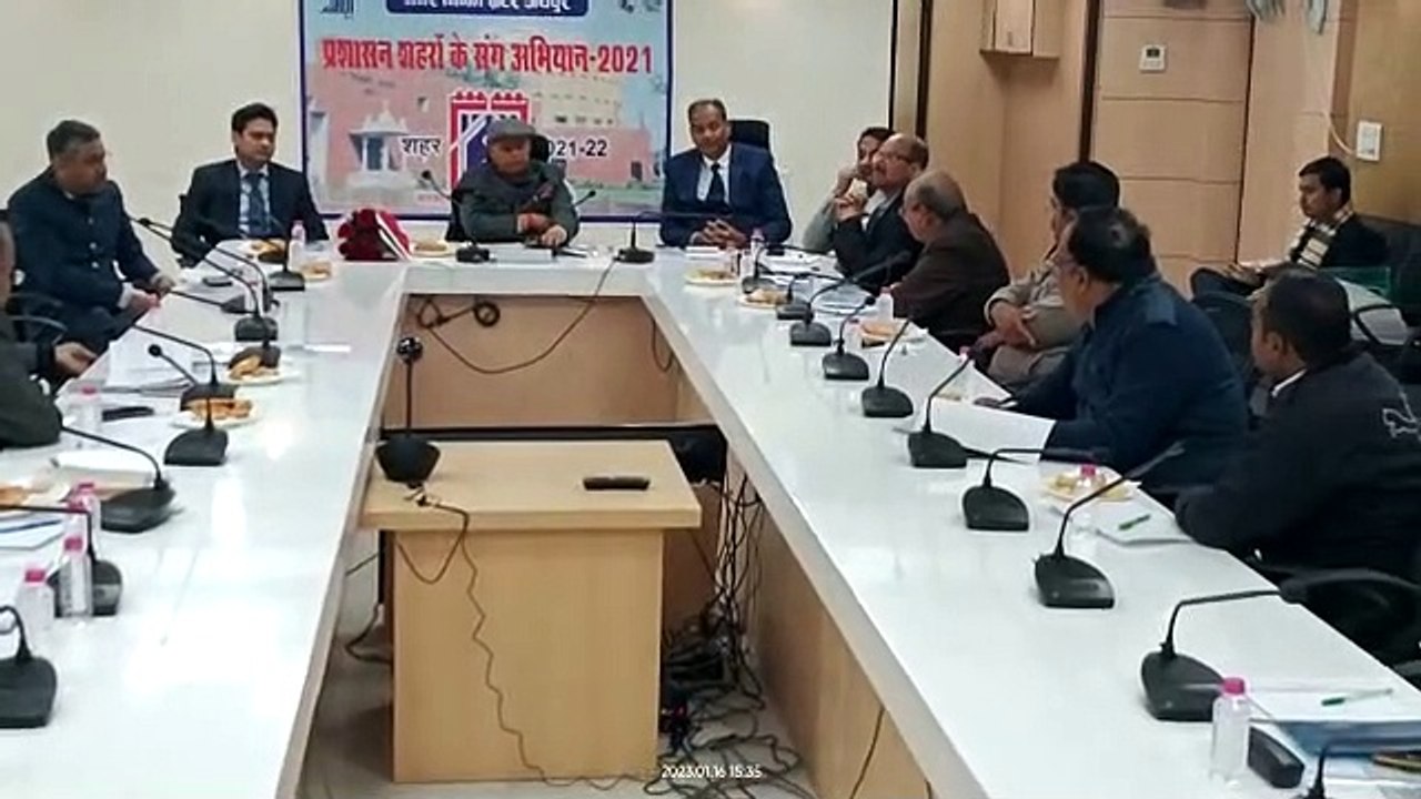 स्मार्ट सिटी के अफसर बोले 100 काम पूरे हुए, सांसद बोले 10 काम ही दिखा दो