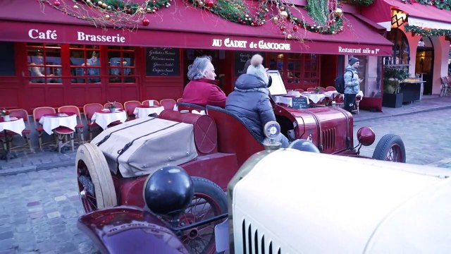 Paris: 750 véhicules d'époque défilent dans les rues de la capitale