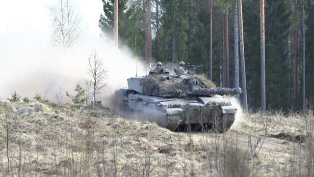 Guerre en Ukraine : Moscou promet de brûler les chars livrés par l'Angleterre