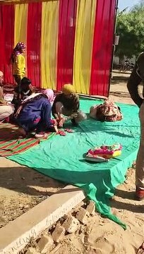 जेल परिसर में अनशन पर बैठी तीन और जेल प्रहरियों की बिगड़ी तबीयत