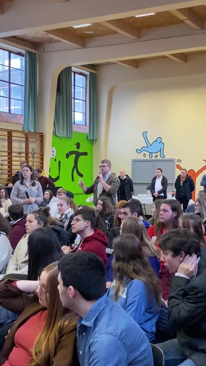 Chimay: visite d'Elio Di Rupo à l'athénée, rue de Noailles