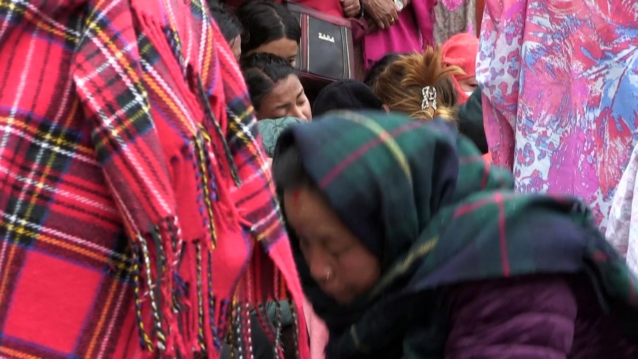 Sin esperanza de sobrevivientes, Nepal llora a víctimas del accidente aéreo