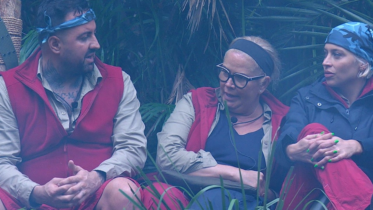 Im "Dschungelcamp": Verena Kerth plaudert über Schäferstündchen mit Oliver Kahn