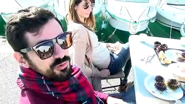 C'est entre amis et au soleil que les oursins se dégustent du côté de Sausset.