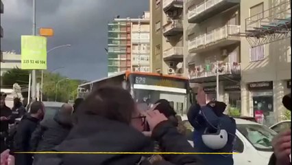 Los ciudadanos de Palermo agradecen a la policía el arresto de Matteo Messina