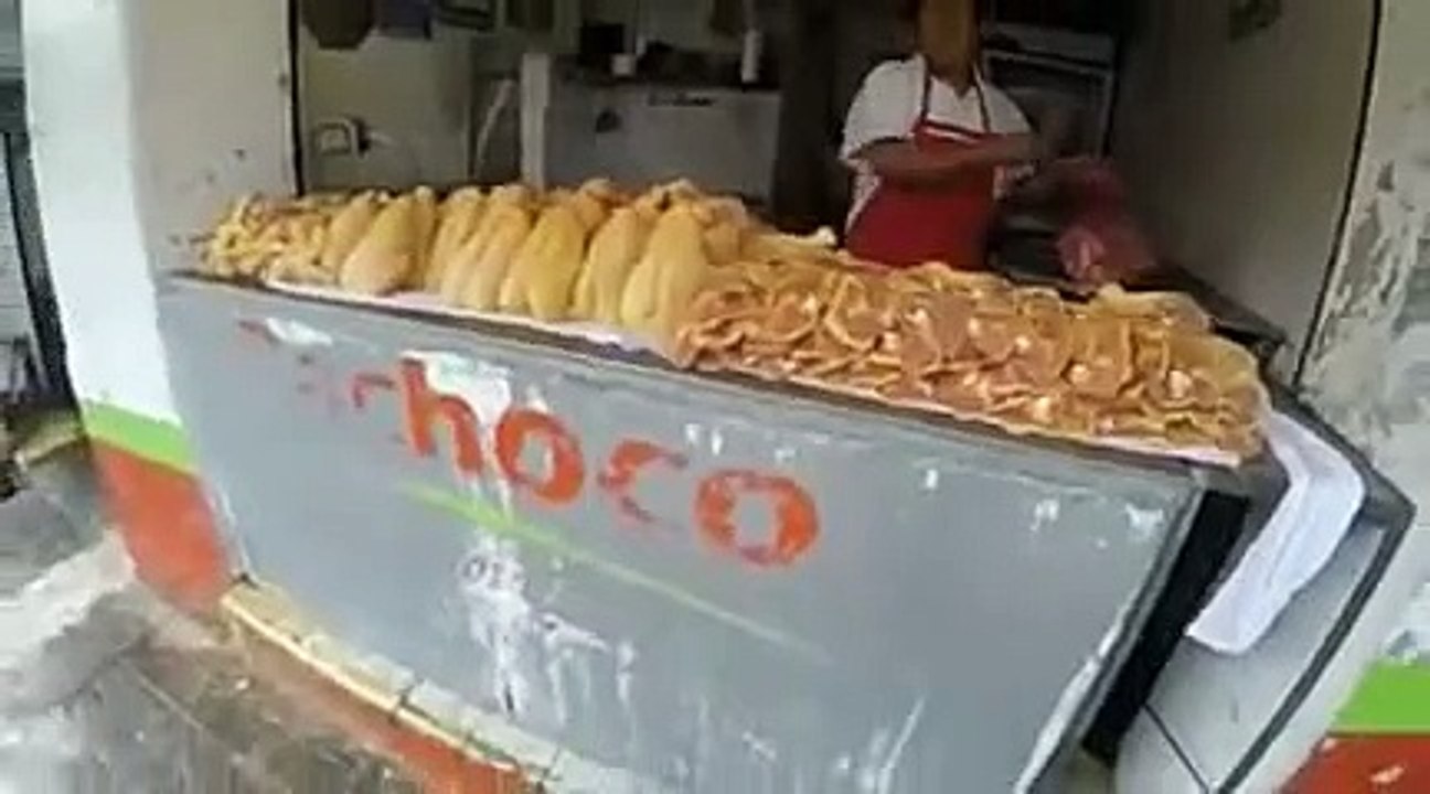 Arne aus den Ruthen  El Pollito que te Comes 2 Insalubridad en el Mercado Tacubaya