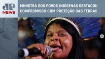 Sônia Guajajara revoga ato de Bolsonaro que libera extração de madeira em terras indígenas