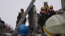 40 personas continúan atrapadas entre los escombros del edificio destruido por el Ejército ruso en Dnipro