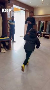 Quand Cristiano Ronaldo est imité par le fils de son coéquipier Anderson Talisca SIUUUU #cristianoronaldo #andersontalisca