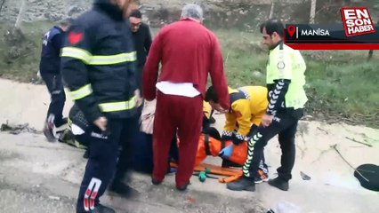 Manisa'da kamyonet, kazaya müdahale edenlerin arasına daldı