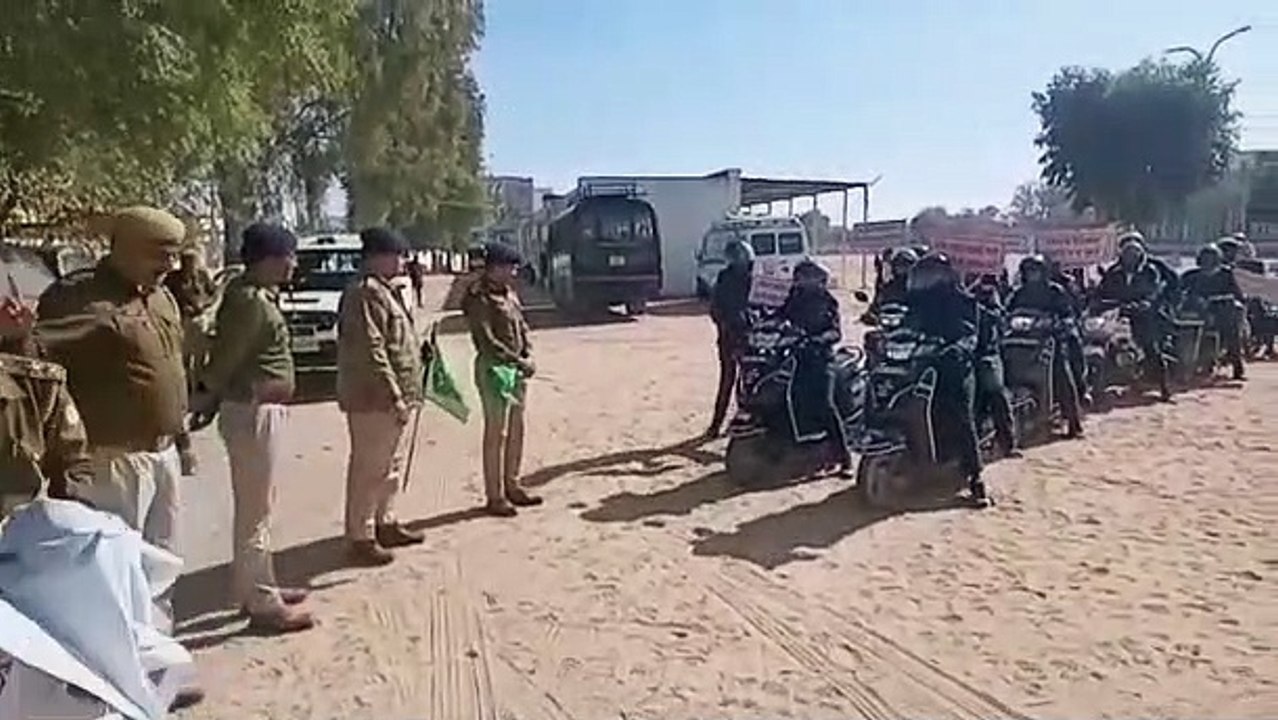 सड़क सुरक्षा सप्ताह: पुलिस ने निकाली जागरुकता रैली