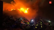 Un incendio calcina una chatarrería en Leganés