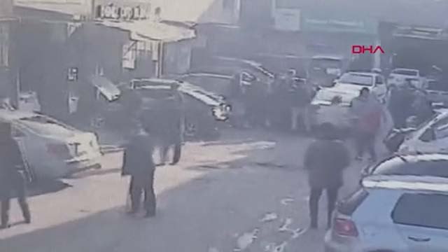 İstanbul'da bir kişinin öldüğü 6 kişinin yaralandığı kavganın görüntüleri ortaya çıktı