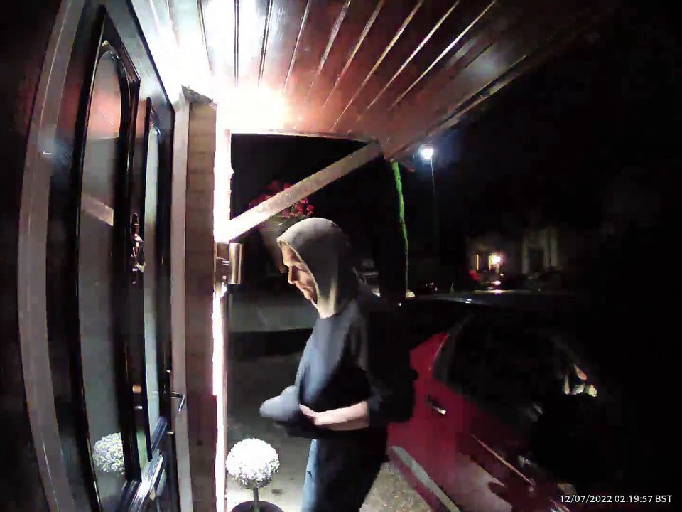 Video doorbells help catch wouldbe burglar video Dailymotion
