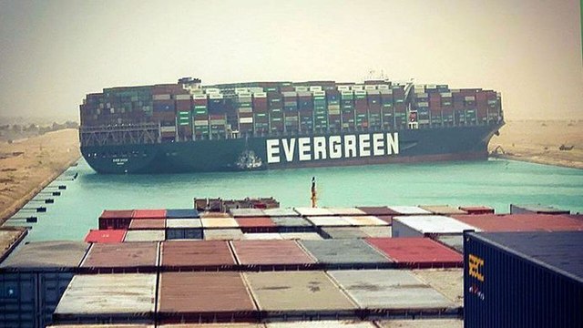 Porte-conteneurs XXL : sauvetage à haut risque