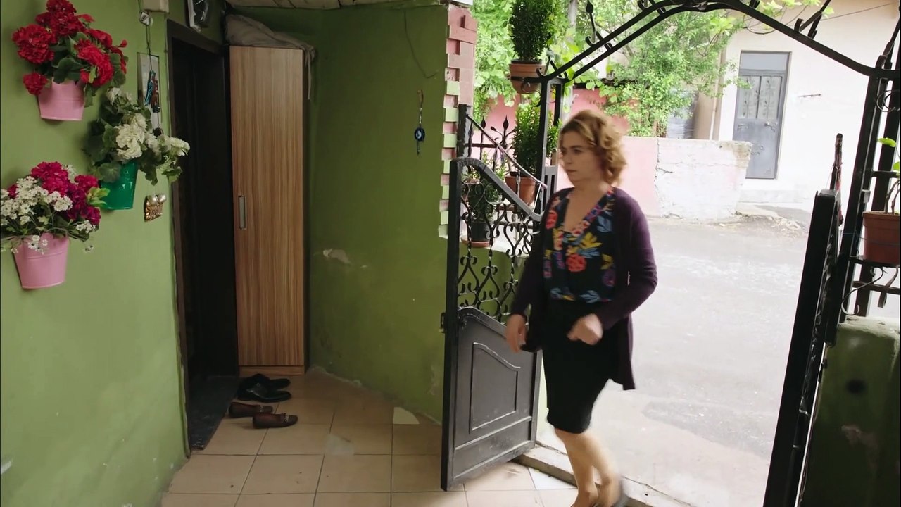 Mrs. Fazilet And Her Daughter in Hindi Subtitle Episode 27 | Fazilet Hanım ve Kızları