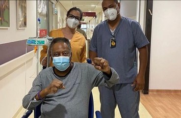Filha de Pelé homenageia equipe que cuidou do pai em hospital