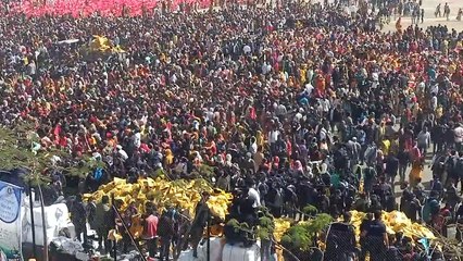 एक साथ 50 हजार लोगों को बांटे कंबल