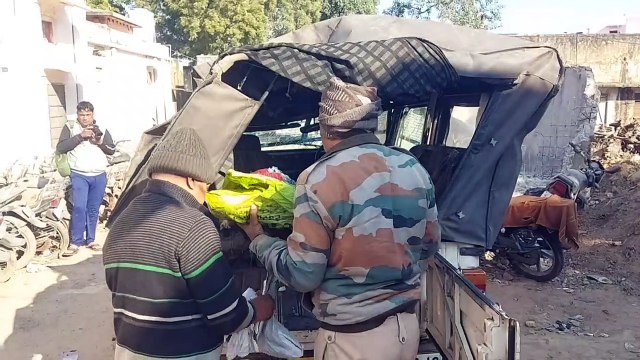 बदमाशों का पीछा करते हुए पुलिस की गाड़ी पलटी, चार पुलिसकर्मी चोटिल