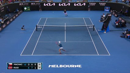 Machac wins stunning rally against Ruud in Australian Open clash