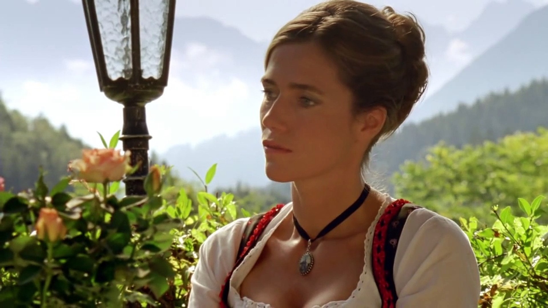 Die Rosenheim-Cops (239) Staffel 11 Folge 27 - Tod im Swimmingpool