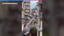 Maltempo, crolla impalcatura a Napoli: tragedia sfiorata al Vomero