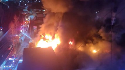 양산 플라스틱 제조공장에 불...건물 전소 / YTN