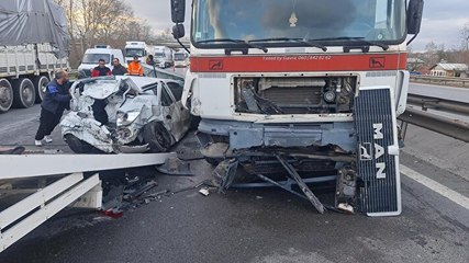 TEM'de 8 araçlı zincirleme kaza