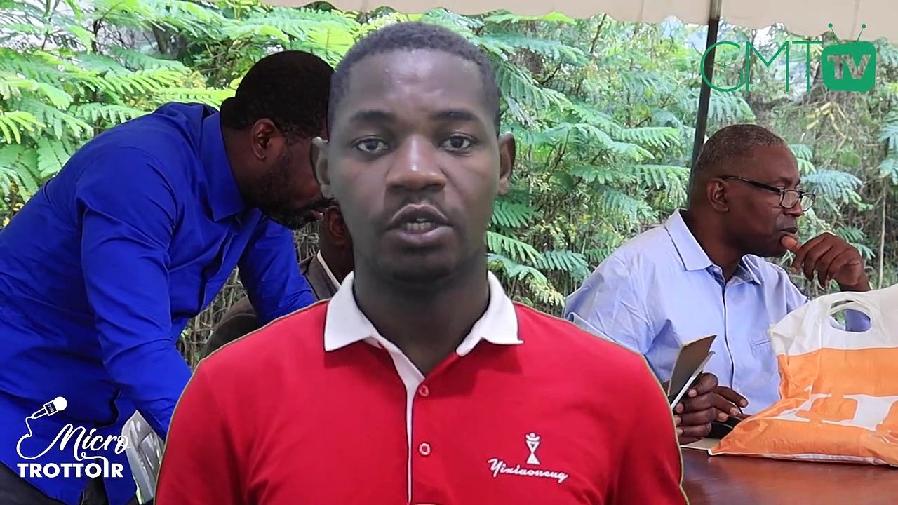 [LeMicroTrottoir] UOB: réactions des étudiants à la remise des diplômes des promotions 1994 à 2006