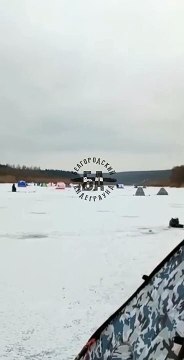 Un pilote d'hélicoptère fait un vol en rase motte incroyable