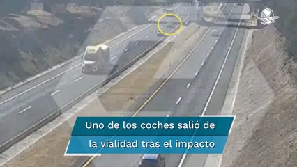 Se detiene su auto en medio de la carretera y lo impacta otro por atrás