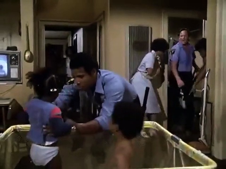 Hill Street Blues - Se1 - Ep16 - Jungle Madness (1) HD Watch