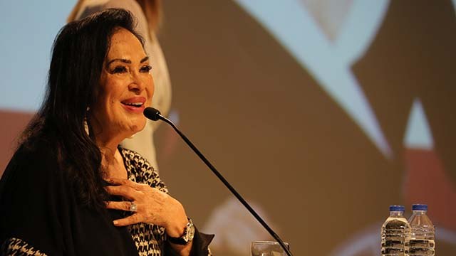 Türkan Şoray: 40 derece ateşle ilaçlar alıp sete devam ettiğimi biliyorum