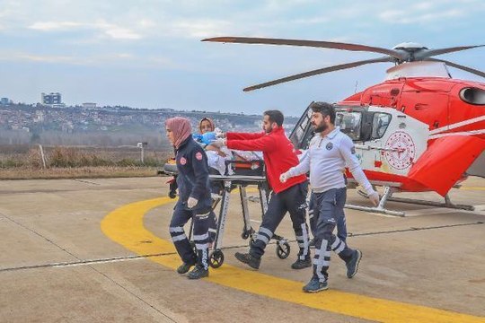 AMBULANS HELİKOPTER, BEYİN KANAMASI GEÇİREN ÇOCUK İÇİN HAVALANDI