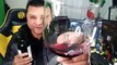Abriendo Botella De Vino Tinto Tolten By Carmen Cosecha 2021 Cabernet Sauvignon Valle Central Chile