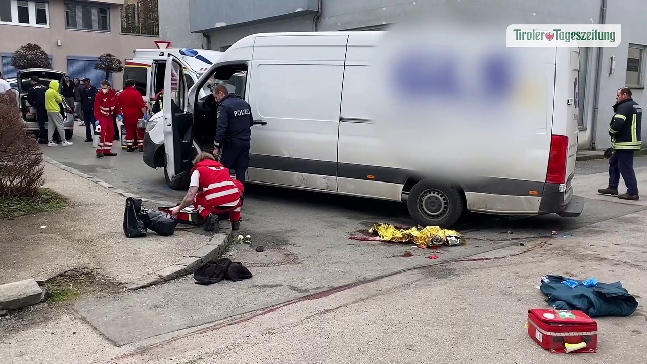 Von Paketwagen 16 Meter weit mitgeschleift: 83-Jährige in Wörgl schwer verletzt