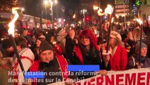 A Marseille, une descente aux flambeaux contre la réforme des retraites