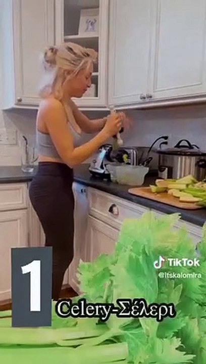 Καλομοίρα: Το δυναμωτικό smoothie που φτιάχνει με 9 υλικά για την ίδια