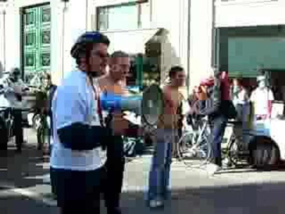 AKA staps dans les rues d'Orléans