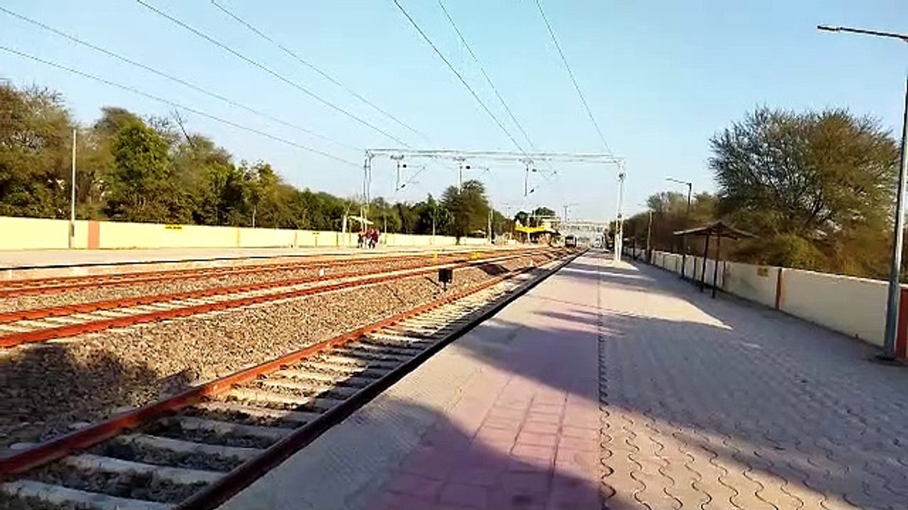 सौ किमी. प्रति घंटा की रफ्तार से दौड़ी ट्रायल ट...