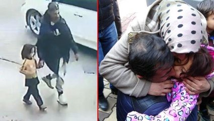 Sokak ortasında kaçırılan kız çocuğu ailesine teslim edildi, gözyaşları sel oldu