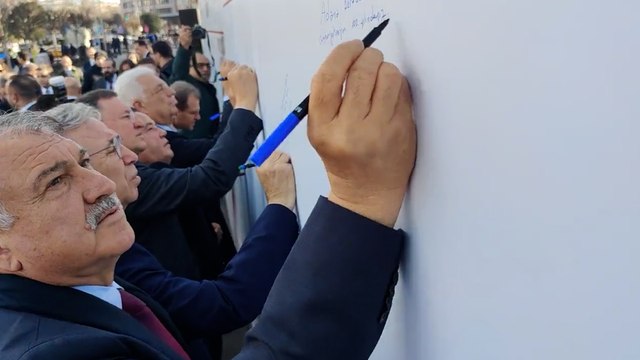 Millet İttifakı’nın belediye başkanları Haysiyet Duvarı’nda