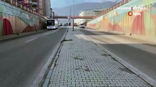 Şehrin göbeğinde skandal anlar! Etrafı kolaçan edip harekete geçti