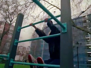 Noel Gallagher_s High Flying Birds - Easy Now (Official Video)