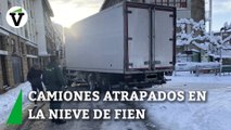 Así ayuda la Guardia Civil a los camiones atrapados por la nieve de Fien en el norte de España