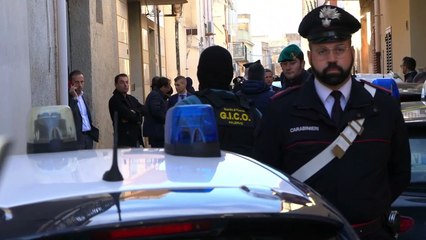 Tải video: Messina Denaro, trovato secondo covo a Campobello: l'arrivo dei reparti speciali e della scientifica