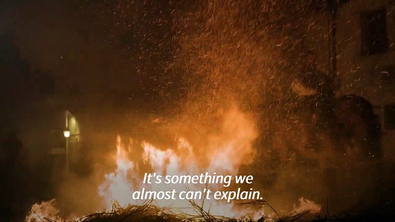 Horses run through fire in Spanish 'Las Luminar...